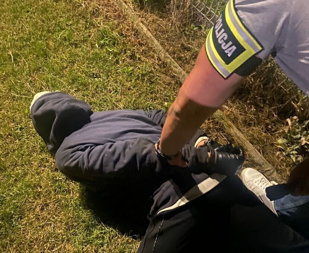 Policjanci zatrzymali włamywacza na gorącym uczynku