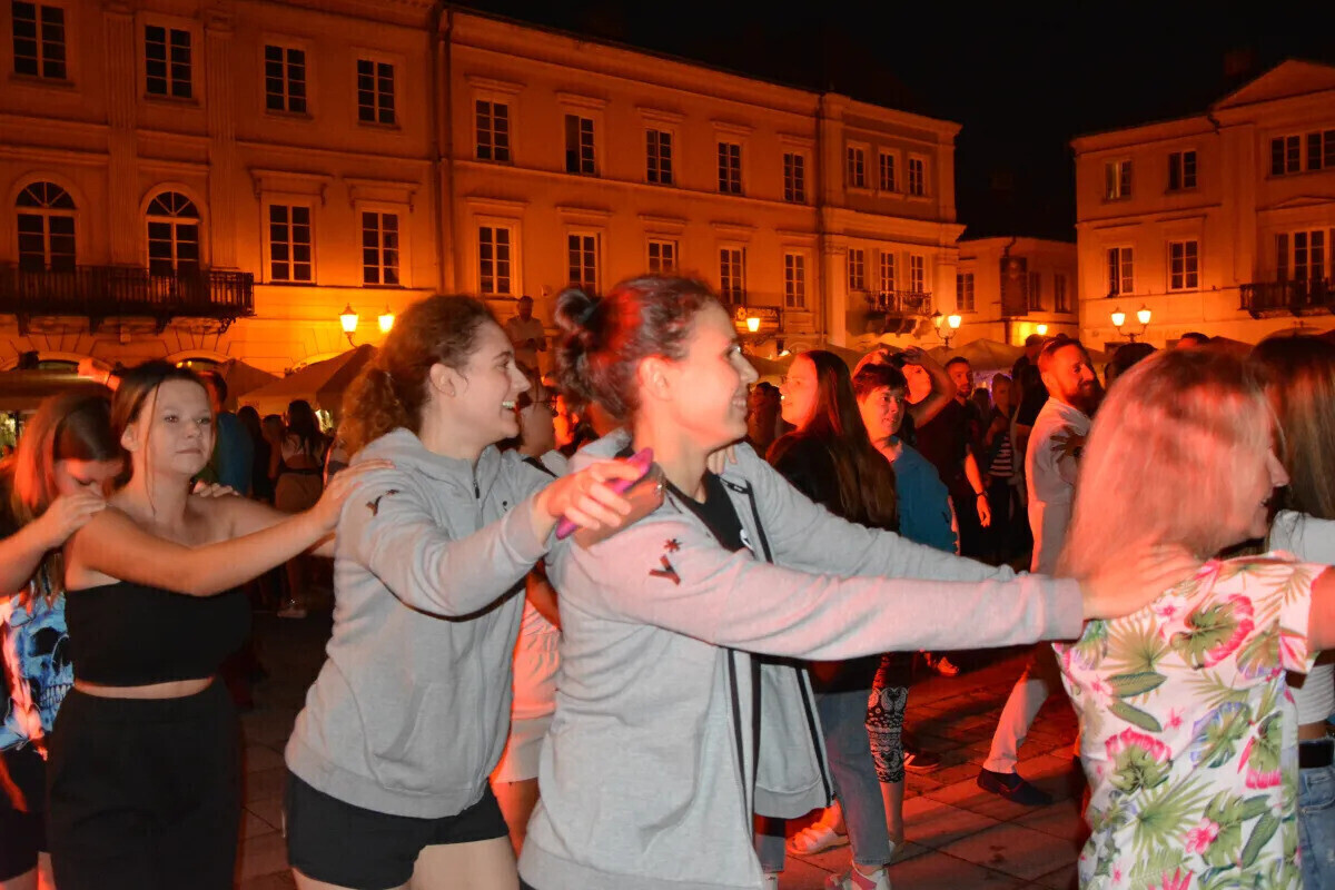 Wracają taneczne imprezy na Rynku Trybunalskim
