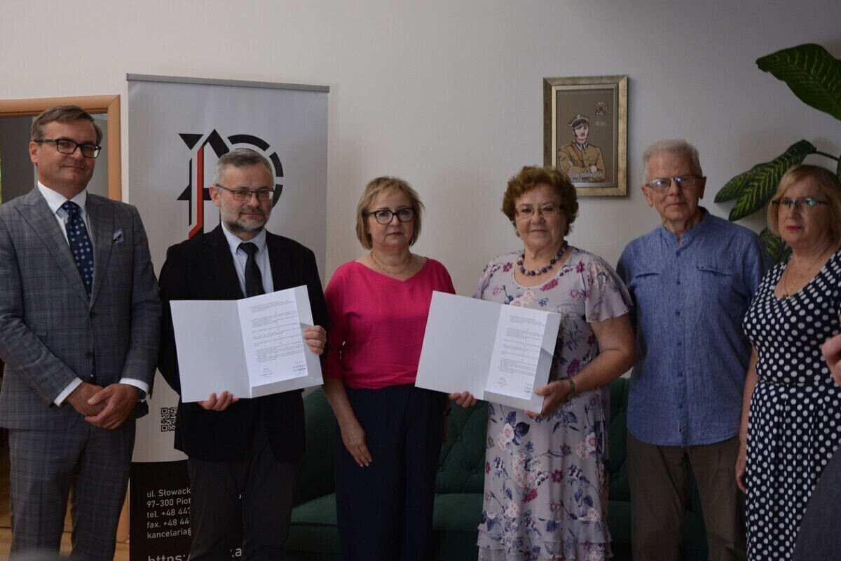 Akademia Piotrkowska i Uniwersytet Trzeciego Wieku podpisali porozumienie o współpracy