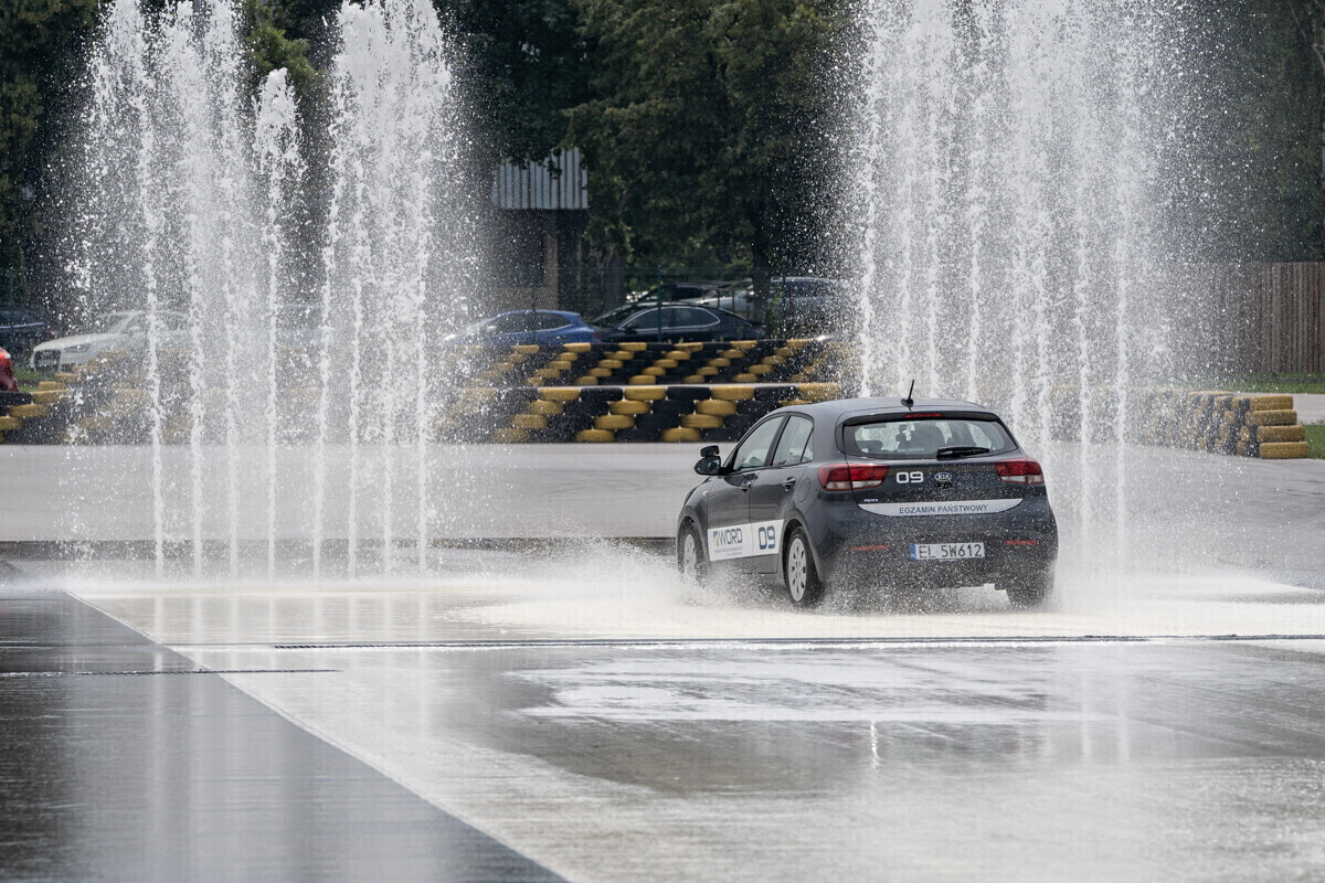 Młodzi kierowcy mają być bezpieczni