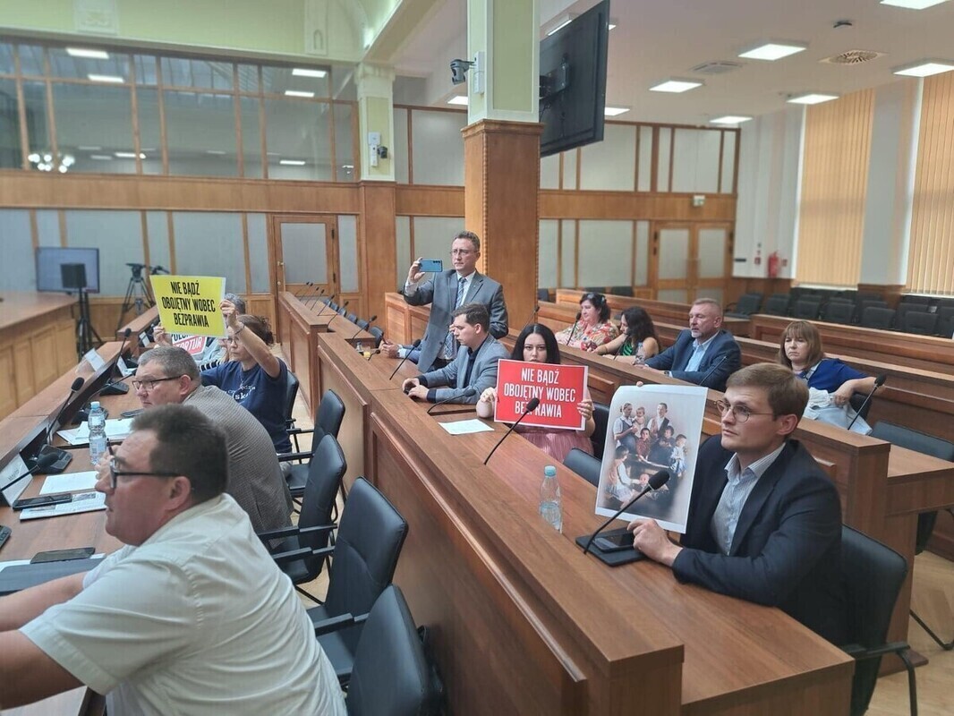 Radni koalicji nie przyszli na sesję nadzwyczajną. I ta się nie odbyła