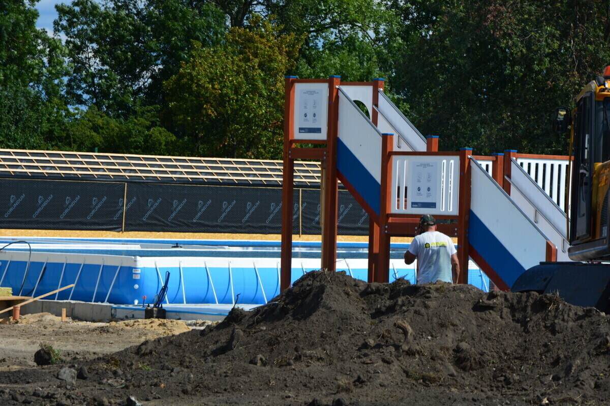 Jak postępują prace nad miejskimi basenami