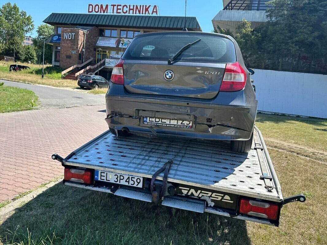 Wypadek na Sikorskiego jedna osoba trafiła do szpitala