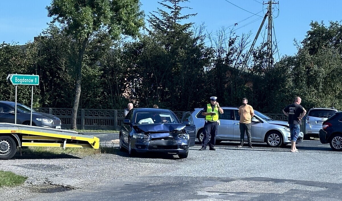 Kobieta z dzieckiem trafiła do szpitala po wypadku w Woźnikach