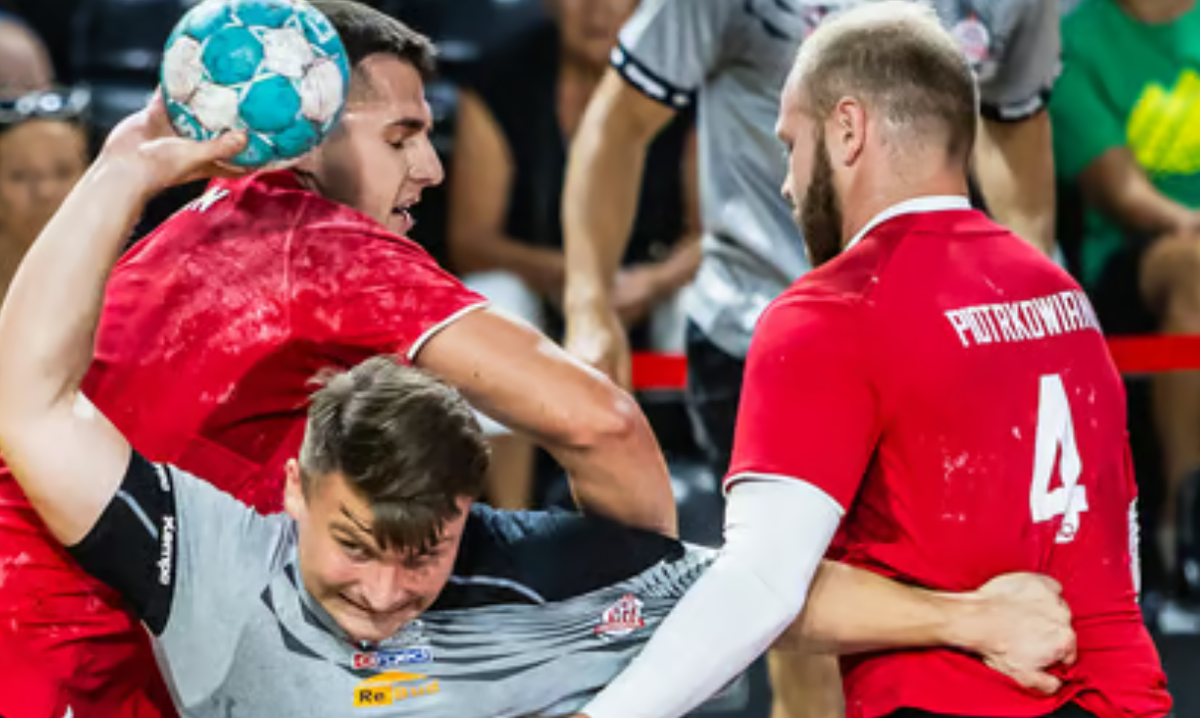 Piotrkowianin przegrał w sparingu