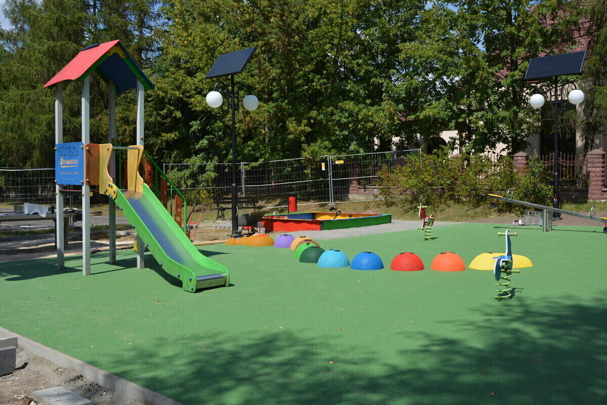 Plac zabaw na osiedlu Wierzeje już prawie skończony