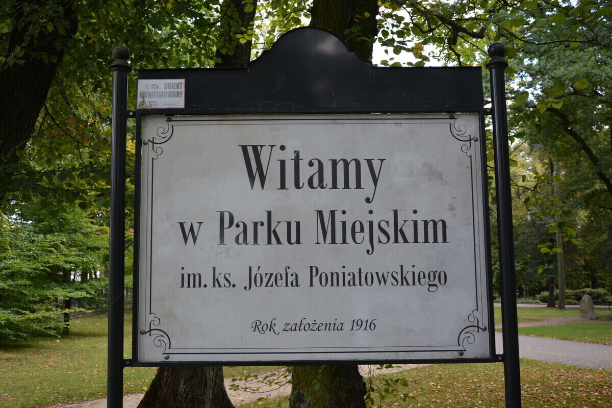 Tablice w parku o wiele ładniejsze. Po naszym artykule