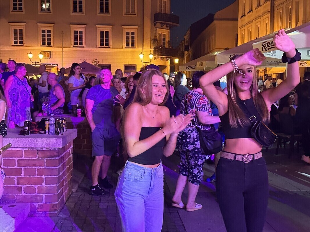 Tłumy na ostatniej w sezonie potańcówce Tak bawili się piotrkowianie w ostatni weekend sierpnia