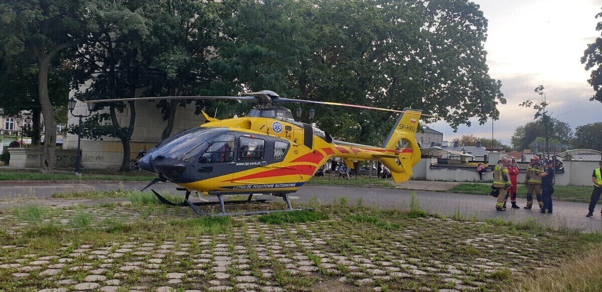 Dziecko spadło ze schodów. LPR lądował przy Powiatowym Centrum Przesiadkowym