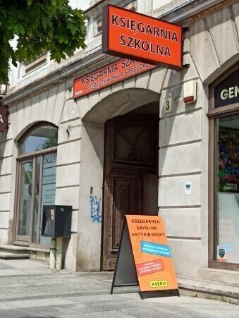 Skup podręczników szkolnych