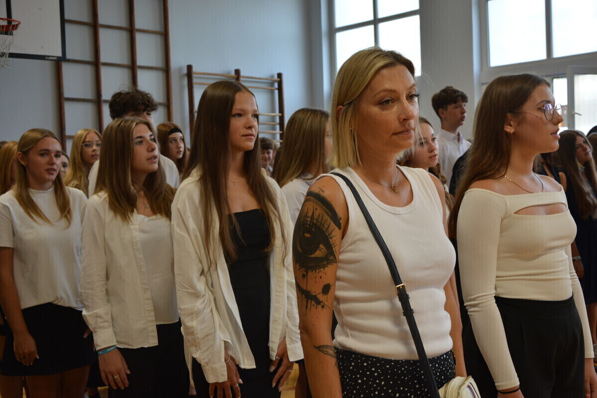 Uczniowie rozpoczęli nowy rok szkolny w II LO im. Marii Skłodowskiej - Curie