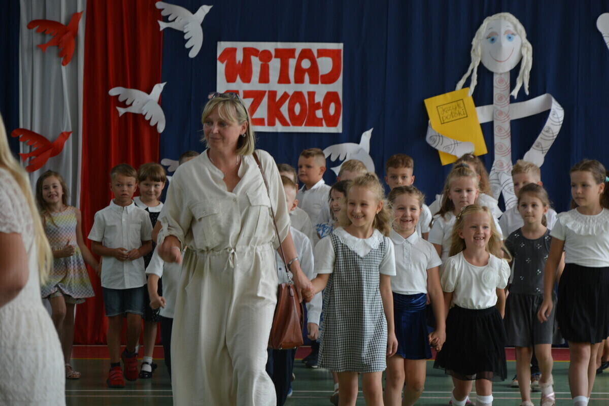 Rozpoczęcie roku szkolnego w Szkole Podstawowej nr 10 im. Mikołaja Reja
