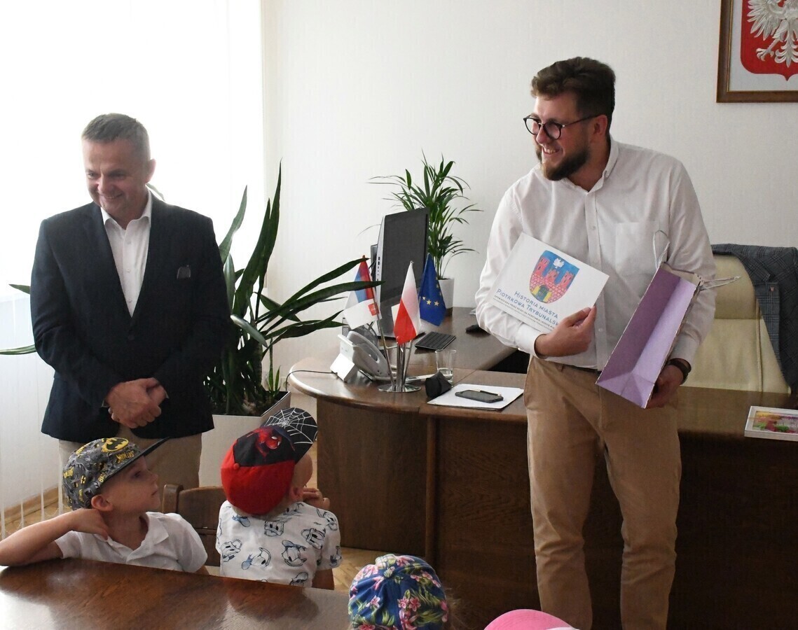 Przedszkolaki odwiedziły Urząd Miasta