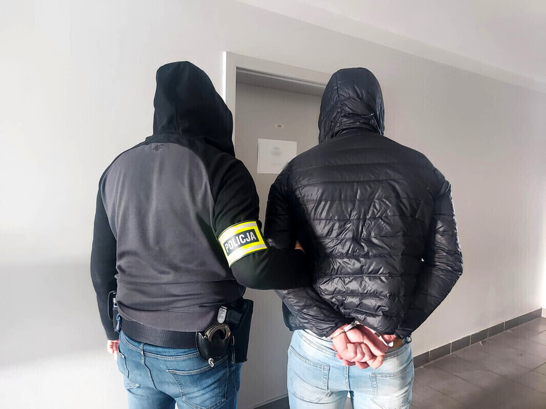 Atak nożownika przed klubem w Piotrkowie 50-latek ugodzony przez obywatela Gruzji