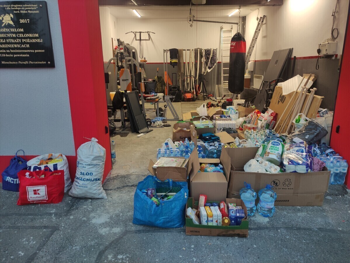 Strażacy z gminy Wola Krzysztoporska zbierają dary dla powodzian