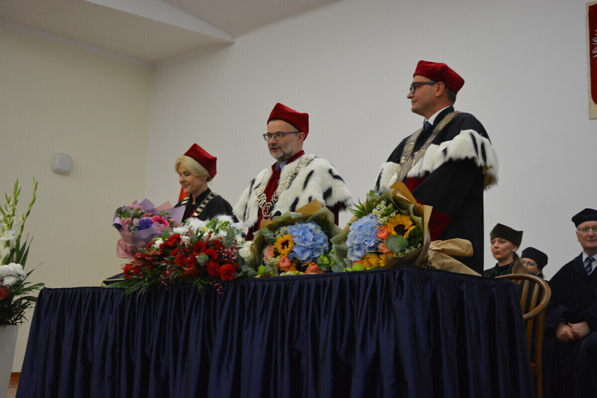 Akademia Piotrkowska. Z nadziejami w nowy rok akademicki. Rozpoczęcie roku 20242025