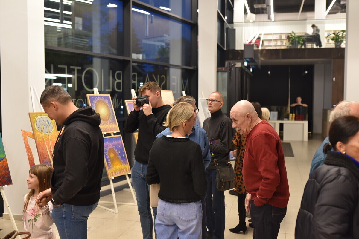 Wernisaż prac członków Stowarzyszenia Piotrkowskich Artystów Plastyków w Mediatece
