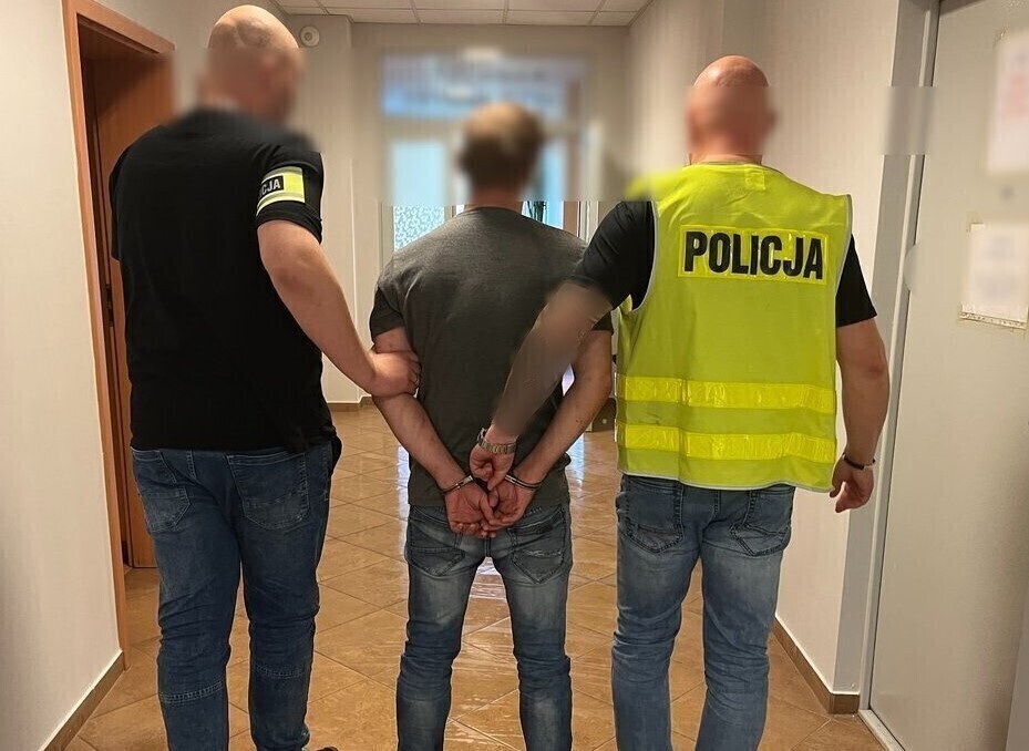 Ciężko ranił swoją 6-letnią córkę i 55-letnią matkę