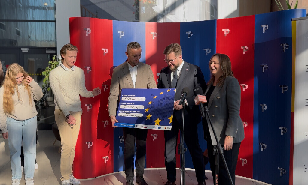 Duże pieniądze dla szkół w Piotrkowie. Joanna Skrzydlewska z wizytą w naszym mieście