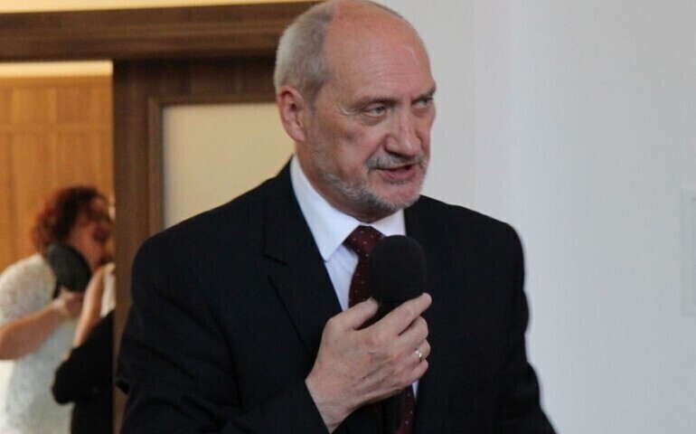Macierewicz dopuścił się zdrady dyplomatycznej