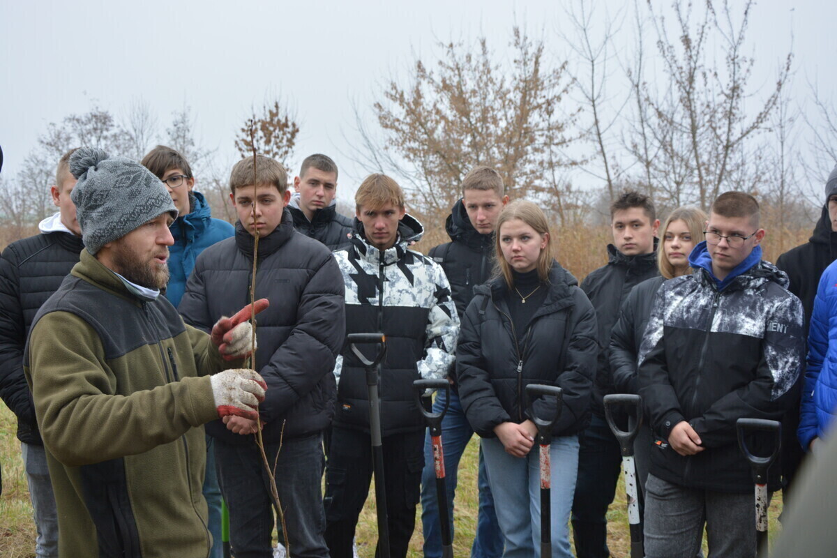 Posadzili nowe drzewa przy zbiorniku Bugaj w ramach akcji Czas Na Las