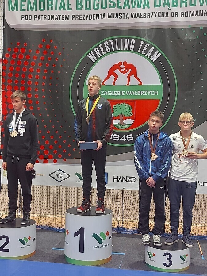 Sukces zapaśników AKS w Wałbrzychu