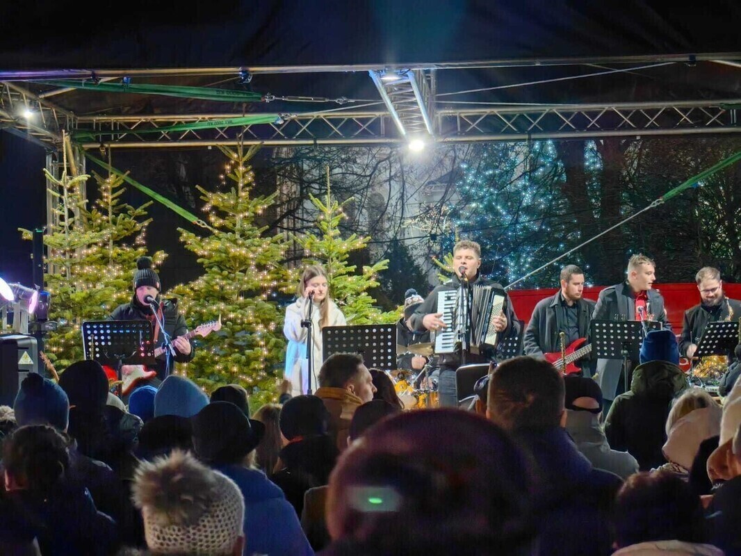 Kolędowanie w stylu etno w Focus Mall w Piotrkowie