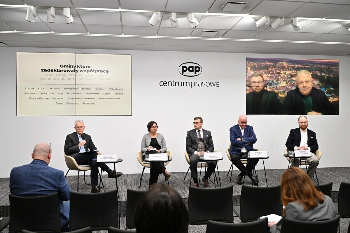 Samorządowcy przyłączają się do apelu niemal 2 miliony Polaków nie ma apteki w gminie