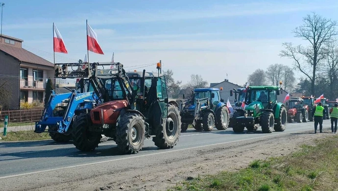 Rolnicy protestują. Paraliż komunikacyjny na drogach regionu