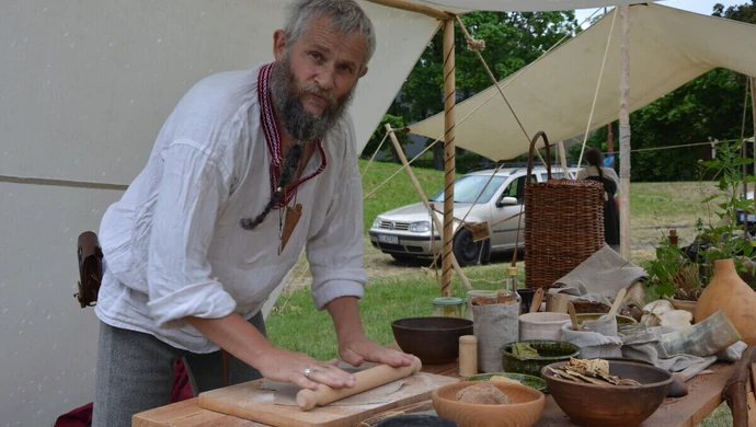 &#8222;Wioska Wikinga&#8221; w Piotrkowie. Piknik historyczny na terenie Akademii Piotrkowskiej