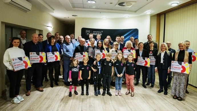 Łódzkie dla Ciebie: Wspieramy sport, młodzież i malujemy bezpieczeństwo w Łódzkiem