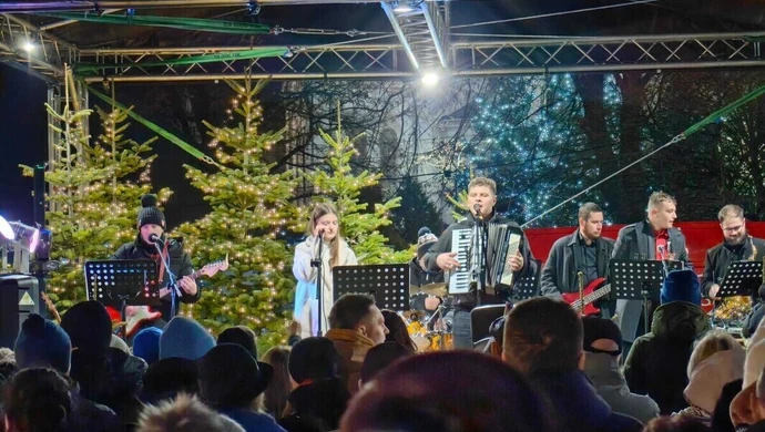 Kolędowanie w stylu etno w Focus Mall w Piotrkowie