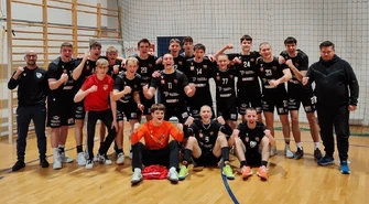 Młodzi szczypiorniści z cennym awansem