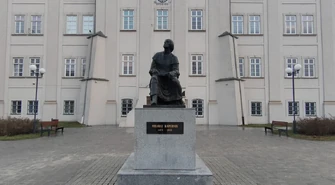 Dlaczego pomnik Kopernika stoi w Piotrkowie?&nbsp;