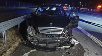 Kolizja z udziałem trzech pojazdów na A1