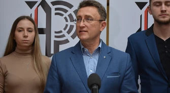 Nieoczekiwana zamiana miejsc. Konflikt prawny w Akademii Piotrkowskiej