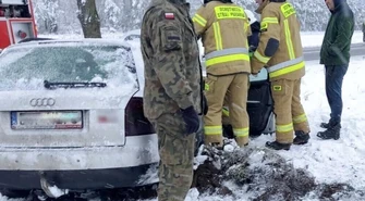 Terytorialsi pomogli poszkodowanym w wypadku