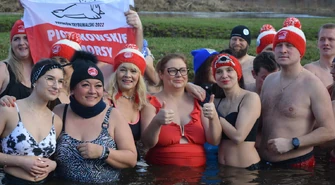 Najpierw pobiegli, później wspólnie morsowali