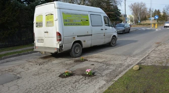 Na Różanej zakwitła droga