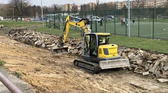 Trwa remont bieżni przy „dwunastce”