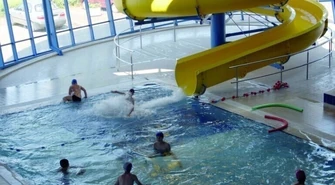 Dlaczego tak śmierdzi? Nietypowy problem na basenie