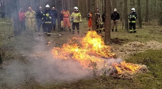 Ćwiczenia terenowe z gaszenia pożarów lasów