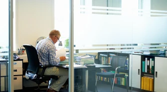 Ile kosztuje wyposażenie biura? Ceny na 2024