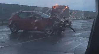 Samochód uderzył w bariery na A1