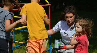 Wolontariusze z USA i Polski odwiedzili Dom Dziecka w Piotrkowie