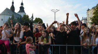 Koncerty na Dni Miasta 2024. Wystąpili m.in. Antony Esca, Mr. Polska czy Hirek Wrona. Tak bawili się Piotrkowianie! Pierwszy dzień miejskiej imprezy za nami