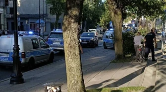 Nowe fakty - Aresztowany obcokrajowiec, który wbiegł z nożem do apteki.  Według świadków krzyczał &#8222;Allah&#8221;. Mamy oświadczenie policji!