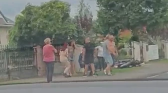 Wypadek w Ignacowie w gminie Rozprza. Zderzenie dostawczego Volkswagena ze skuterem