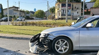 Zderzenia TIR-a i osobówki na rondzie Sulejowskim