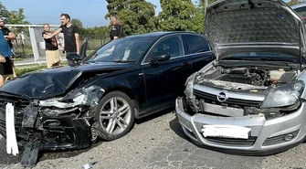 Zderzenie dwóch samochodów w Woli Krzysztoporskiej